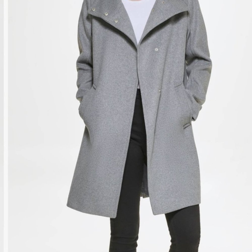 NWT  Cole Haan Signature Short Wool-Blend Coat  Size 2